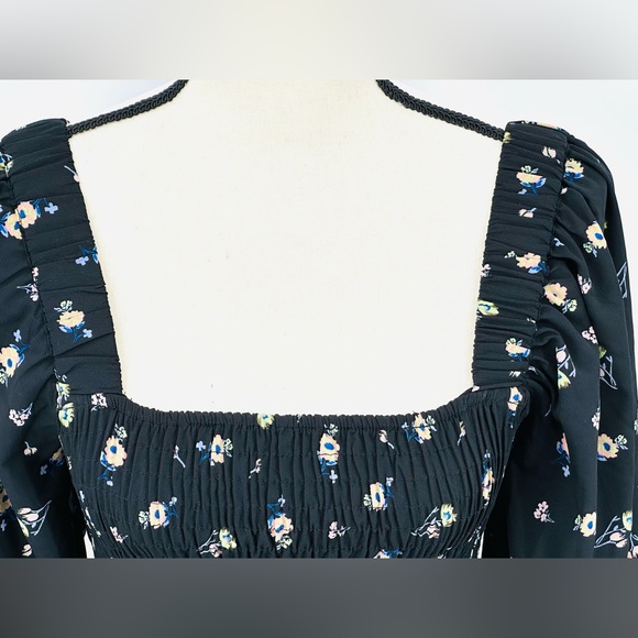 Vero Moda Black Floral Ellie Smocked Cropped Top with Long Puff Sleeves NWT - Picture 2 of 11